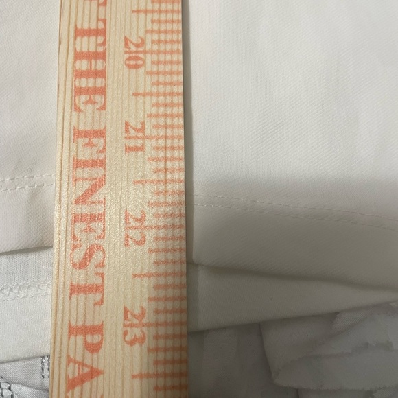 Marc Cain ivory feminine ruffle v neck blouse. Cap sleeve with ruffle. Very soft - Picture 7 of 10